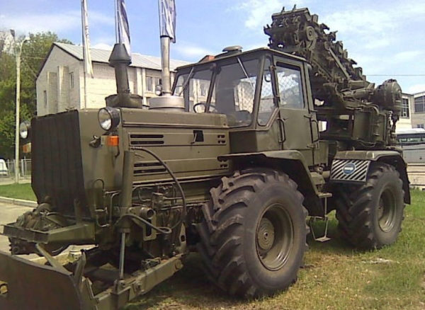трвктор т-155