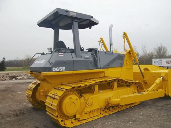 komatsu-d65e-12-tekhnicheskie-harakteristiki.jpg