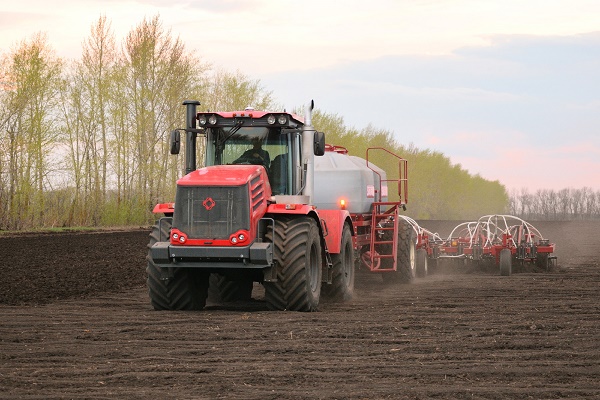 «Кировец К-744»