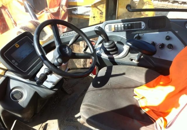 Кабина фронтального погрузчика JCB 426ZX