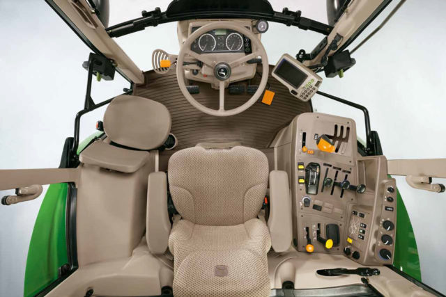 Кабина трактора John Deere 6195M