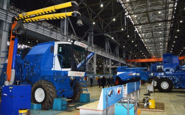 Двигатель комбайна Агромаш-3000
